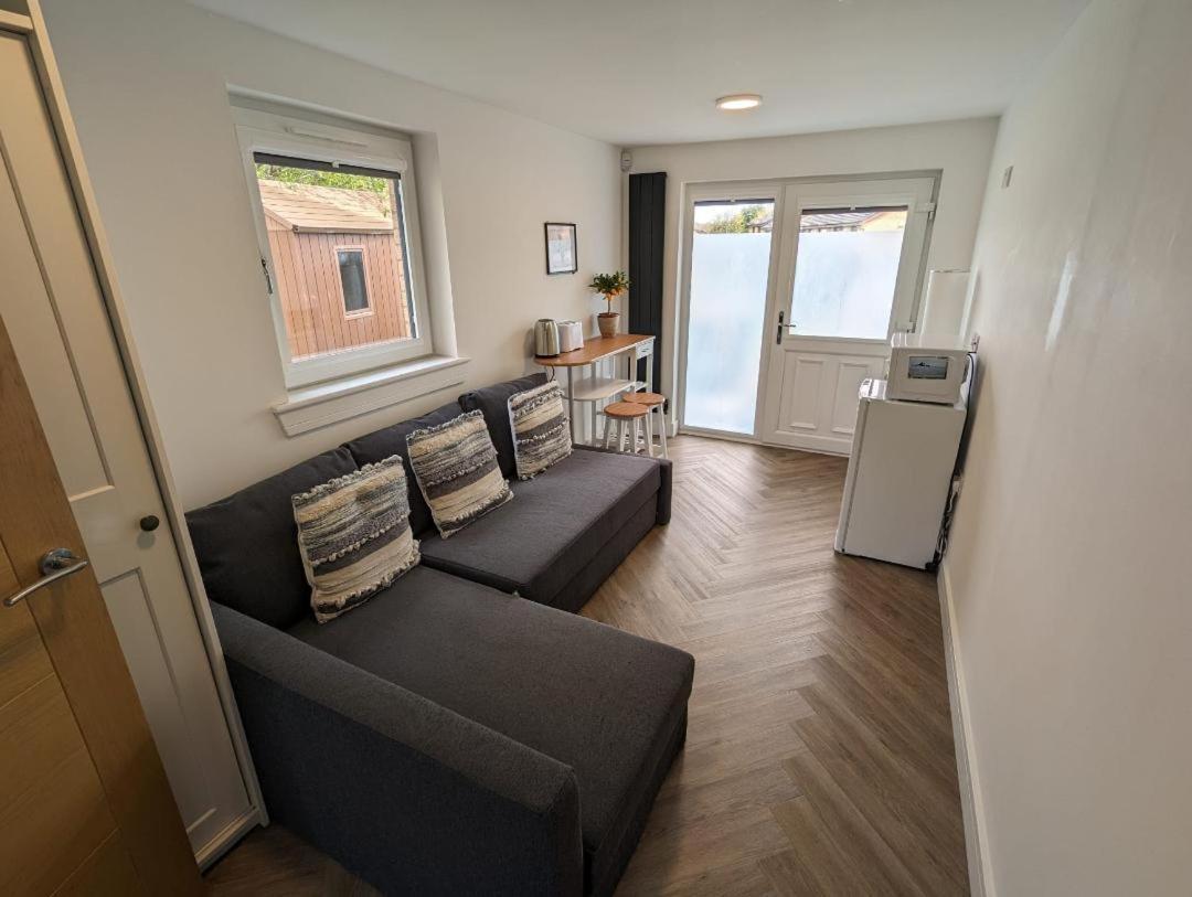 En-Suite Double Room With Private Entrance EDI Exterior photo
