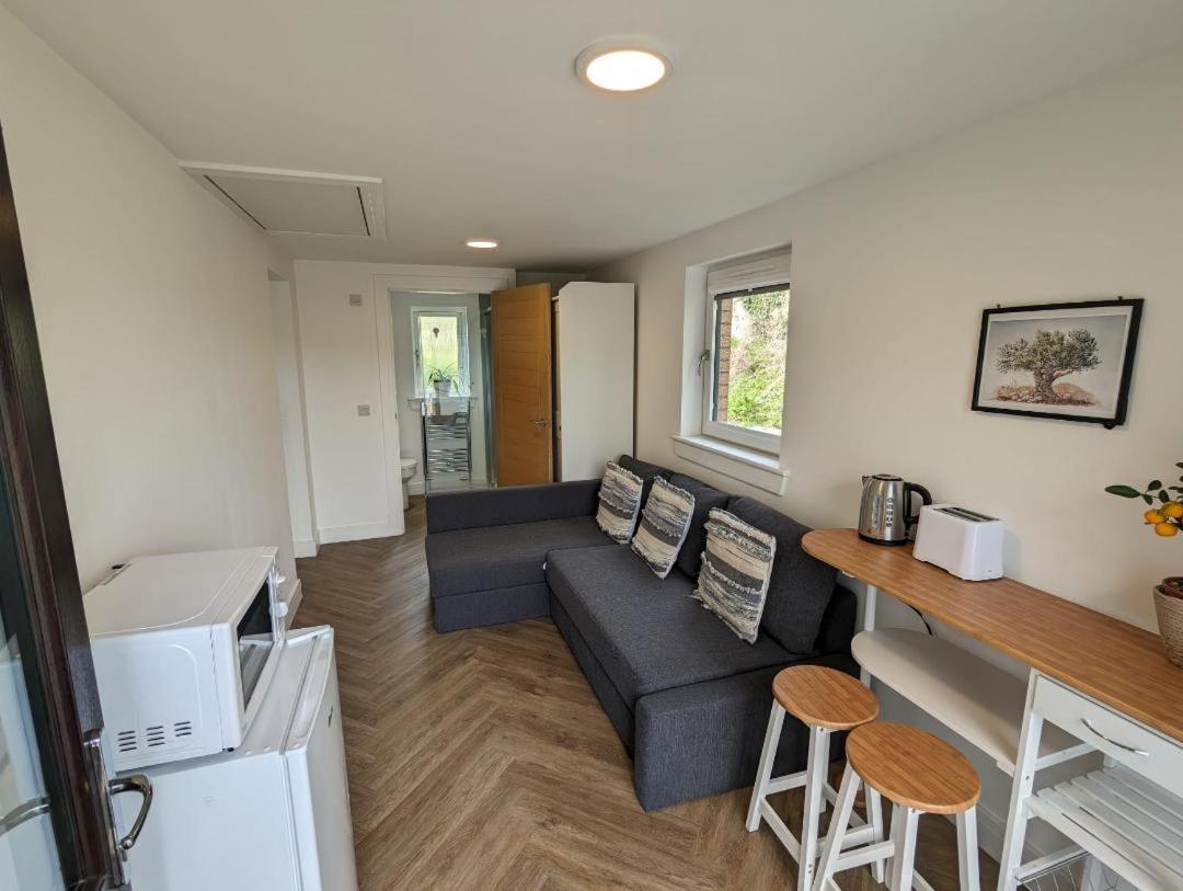 En-Suite Double Room With Private Entrance EDI Exterior photo