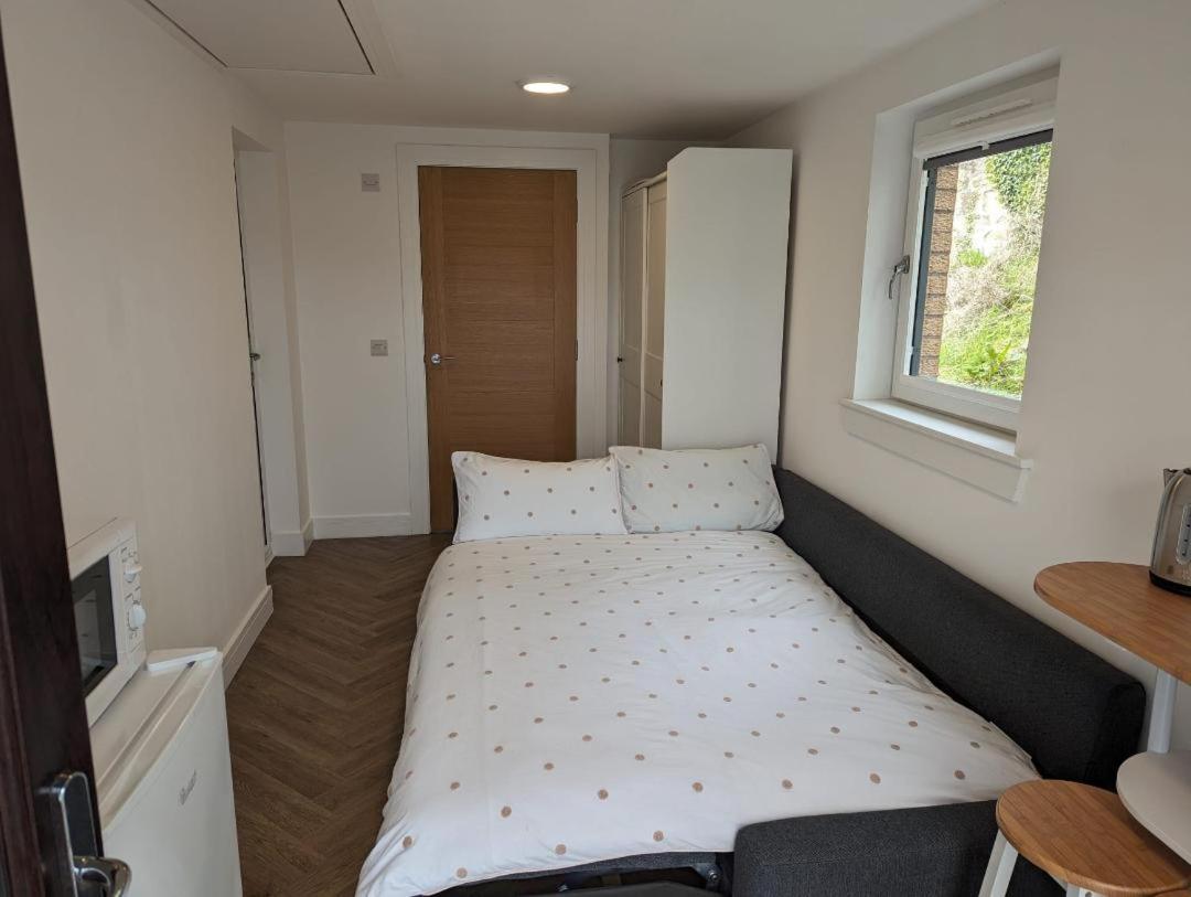 En-Suite Double Room With Private Entrance EDI Exterior photo