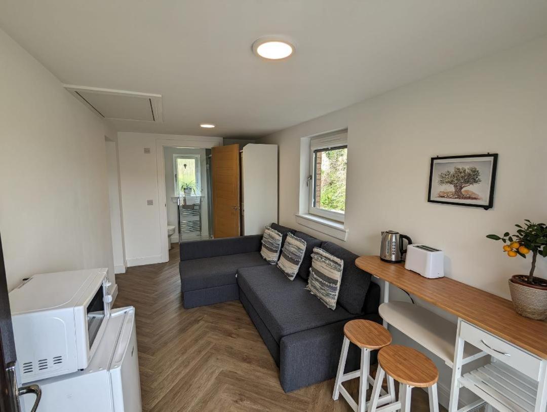 En-Suite Double Room With Private Entrance EDI Exterior photo