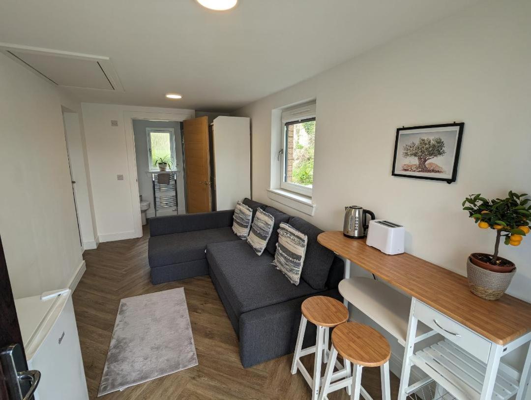 En-Suite Double Room With Private Entrance EDI Exterior photo