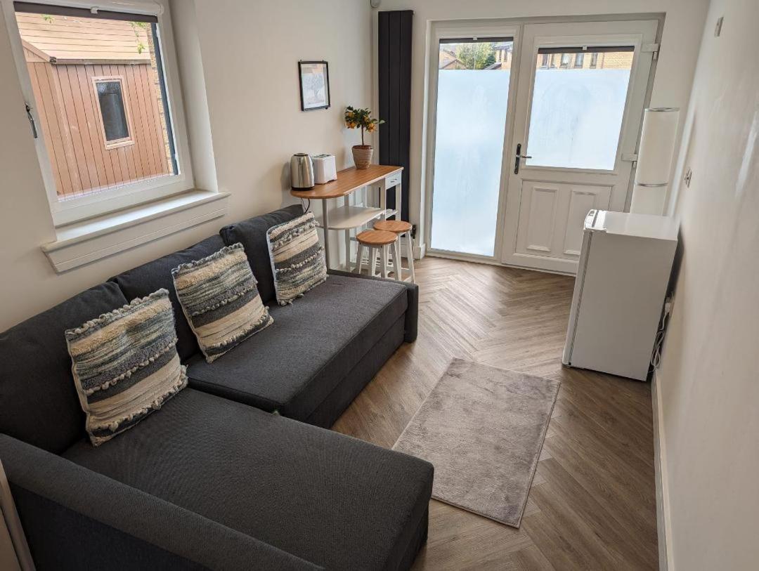 En-Suite Double Room With Private Entrance EDI Exterior photo