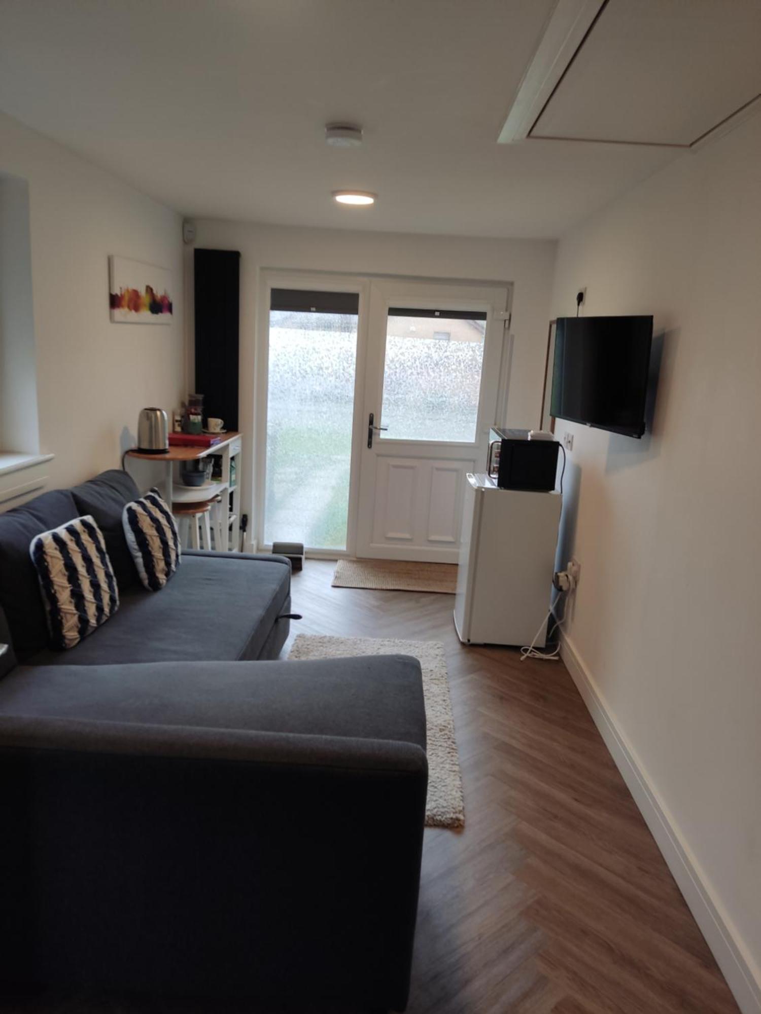 En-Suite Double Room With Private Entrance EDI Exterior photo